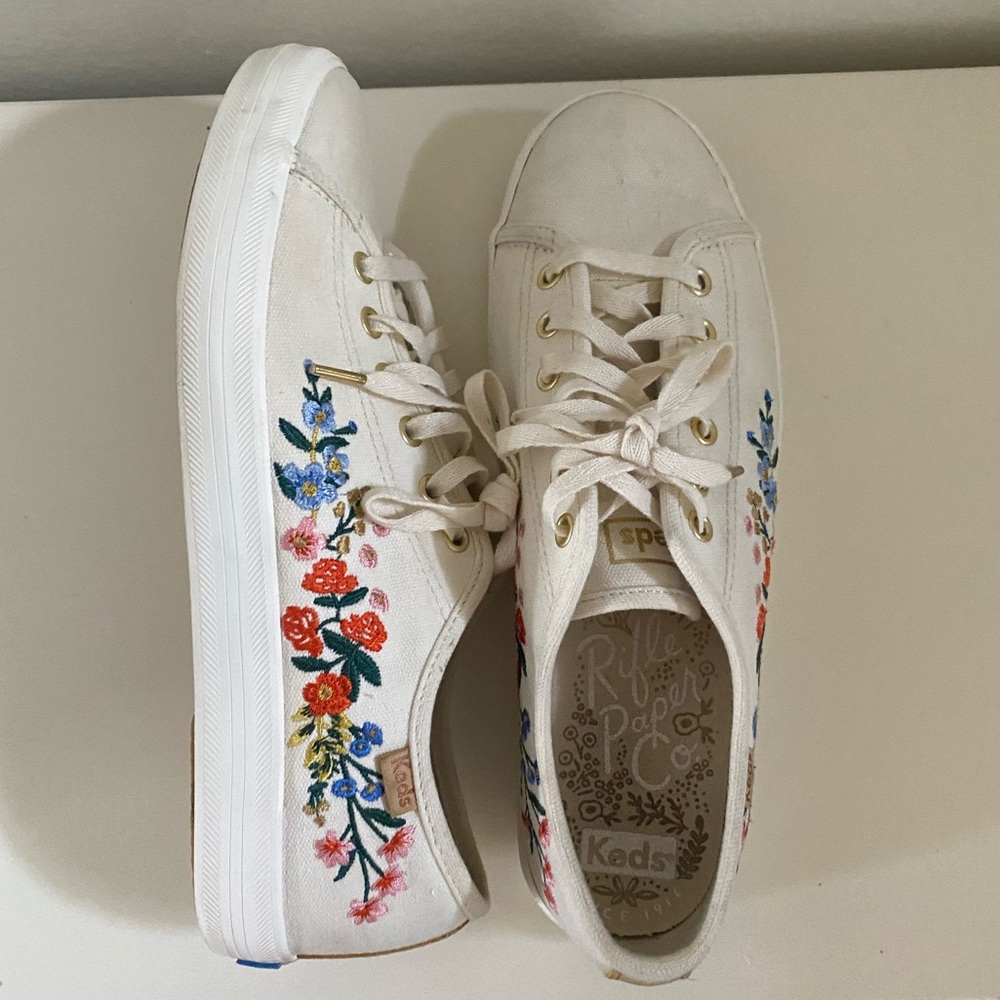 Keds W’s 7.5 White W/ Embroidery